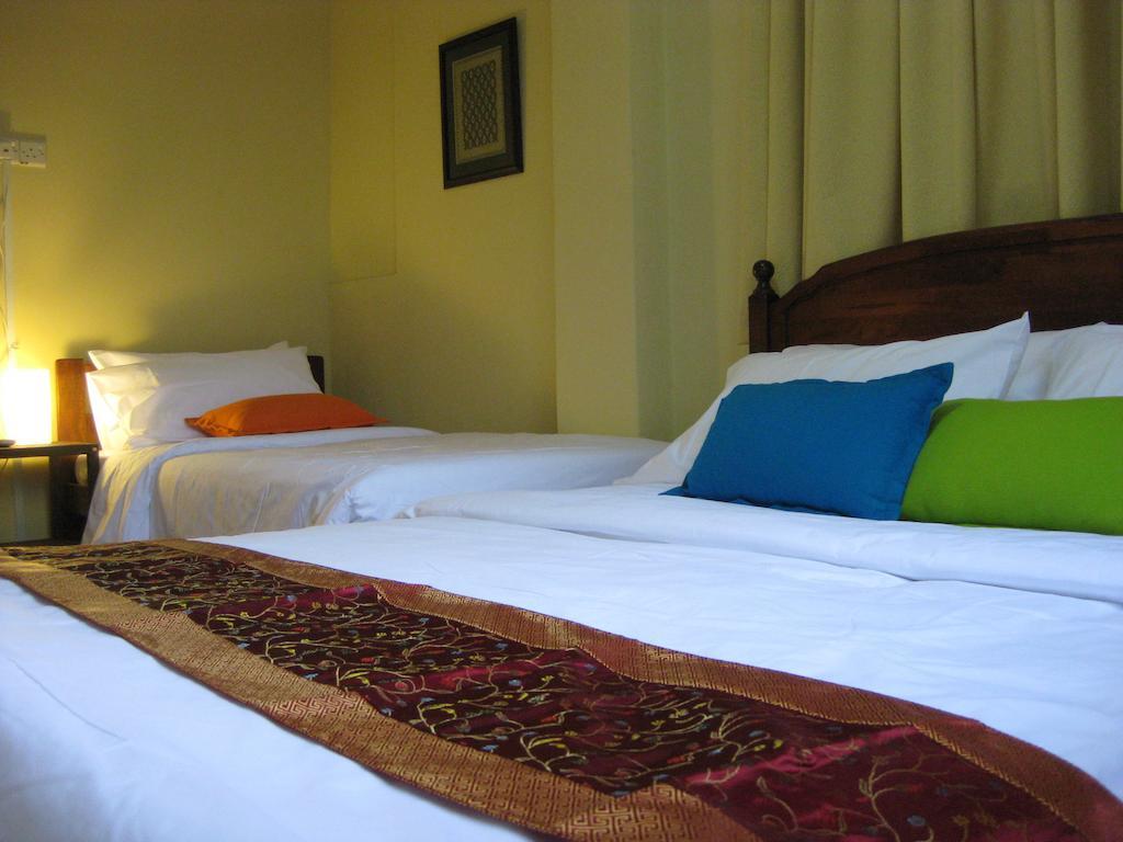 Beds Guesthouse Hostel Kuching Exterior foto