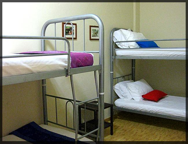 Beds Guesthouse Hostel Kuching Habitación foto